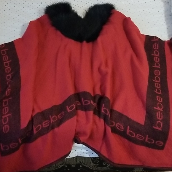 Bebe Shawl - Picture 3 of 3